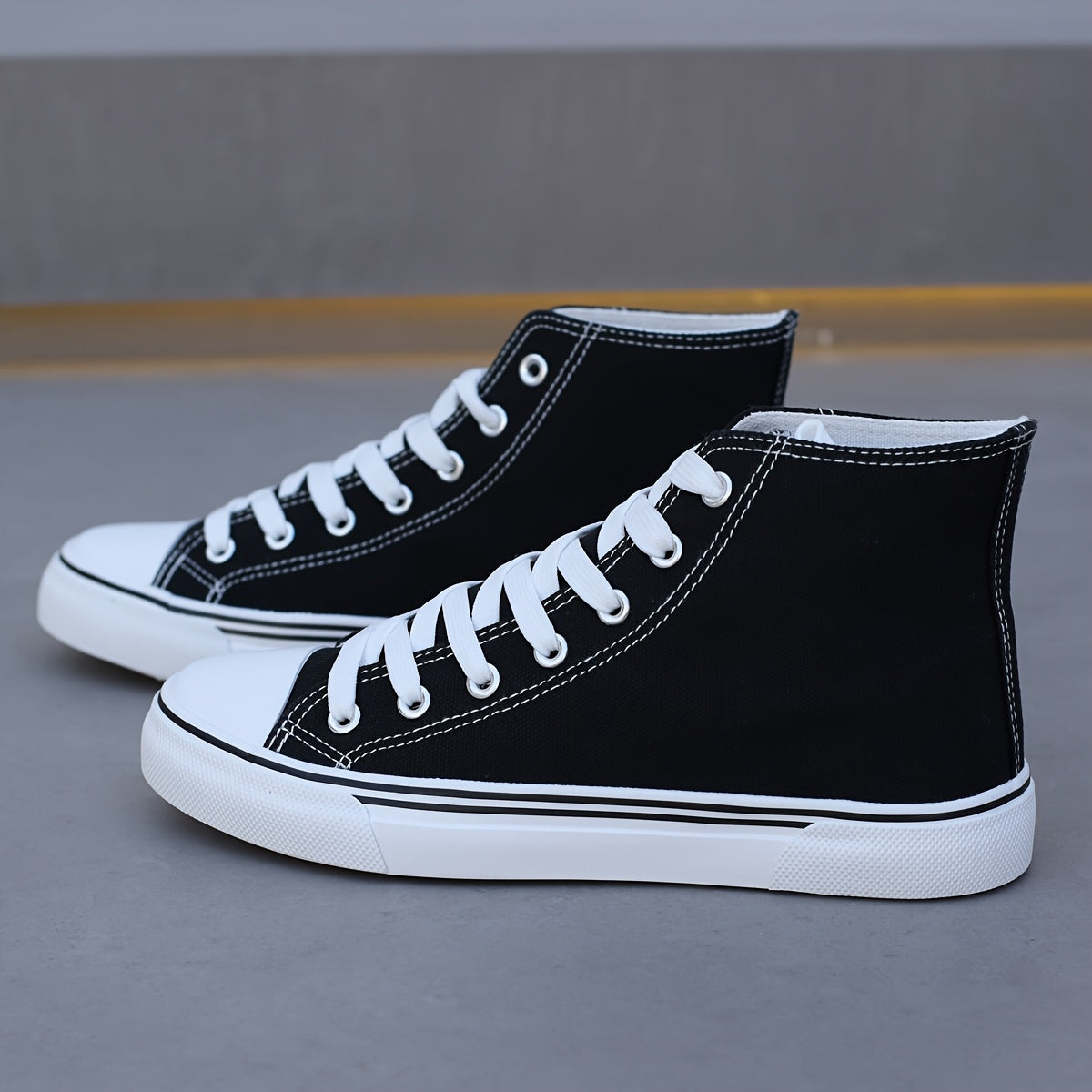 Lightweight Women's Low-Top Casual Sneakers, Lace-Up Rubber Sole Comfortable Shoes for Office & Students