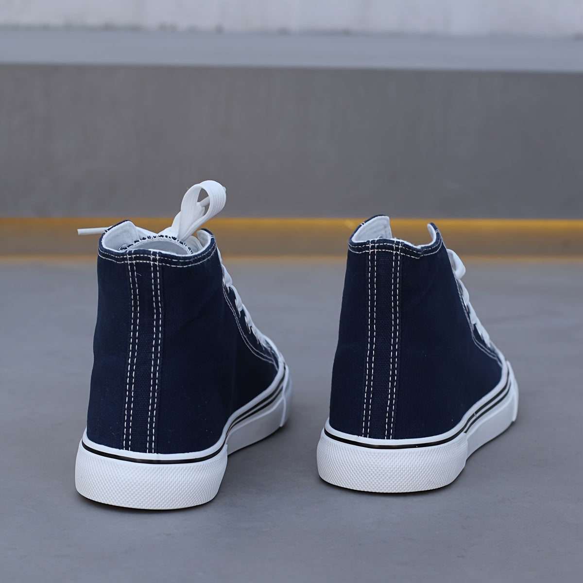 Lightweight Women's Low-Top Casual Sneakers, Lace-Up Rubber Sole Comfortable Shoes for Office & Students